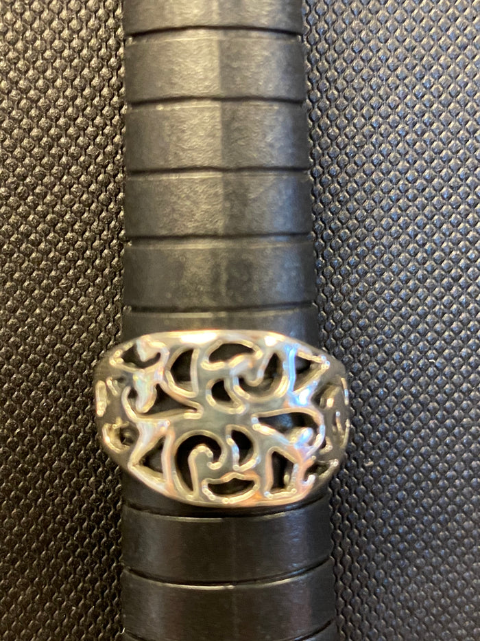 925 STERLING SILVER RING- pretty Filigree