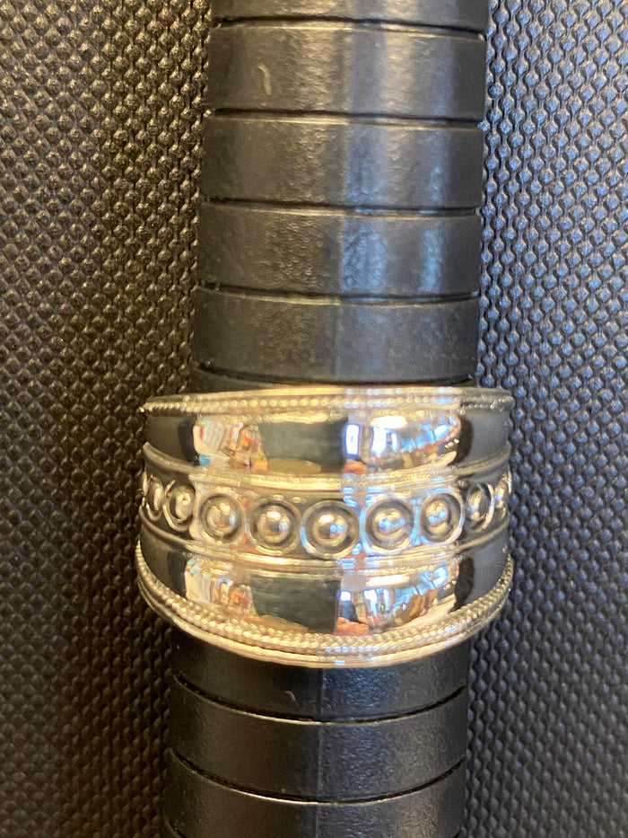 925 STERLING SILVER RING Center Dot Pattern