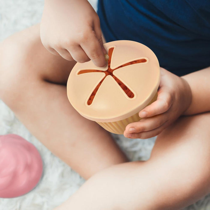 Chill Baby- Spill Proof SNACK CAKE by Fred