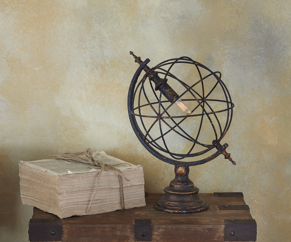 Distressed Black & Gold Sphere Table Lamp. 60W Max