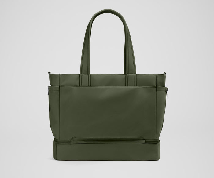 Back view of the Double Diaper Tote showing the trolley sleeve